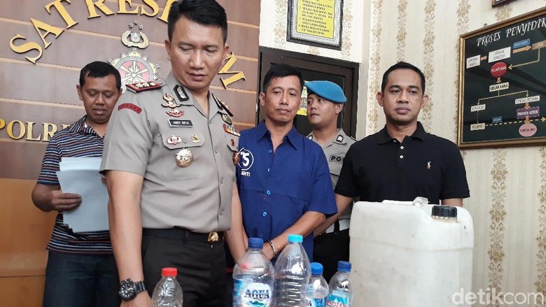 Polisi Lacak Bahan Oplosan Miras yang Renggut Nyawa 5 Orang di Solo Polisi Lacak Bahan Oplosan Miras yang Renggut Nyawa 5 Orang di Solo