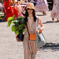 Fashion show koleksi terbaru Kate Spade, New York Fashion Week Spring 2020 digelar di Elizabeth Street Garden, Manhattan, Sabtu (07/09/2019). [Photo by Noam Galai/Getty Images]