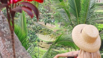 Mengagumi keindahan Ubud. Foto: Instagram