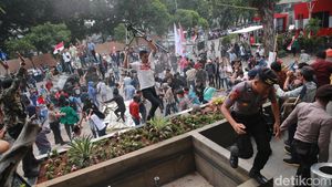 Begini Suasana Demo Berujung Ricuh di KPK