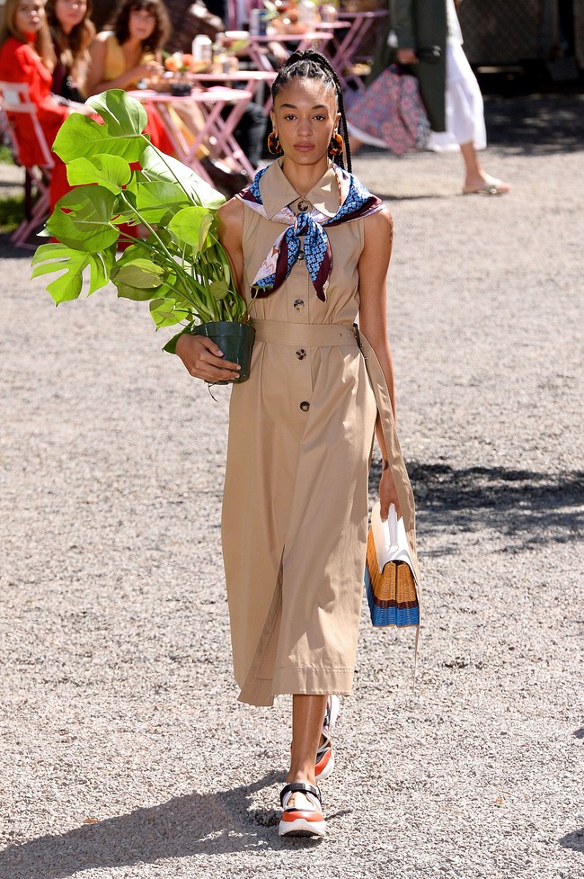 Fashion show koleksi terbaru Kate Spade, New York Fashion Week Spring 2020 digelar di Elizabeth Street Garden, Manhattan, Sabtu (07/09/2019). [Photo by Noam Galai/Getty Images]