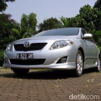 Toyota Corolla Altis model 2010