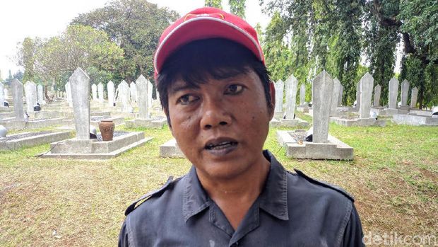 Cerita Pusara Ainun yang Selalu Dipenuhi Bunga dari BJ Habibie