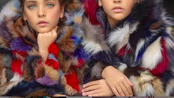 Saat masih kecil, mereka sudah tergabung dalam agensi modeling. Maka tak heran jika gaya foto mereka bak model.  (Foto: Instagram/clementstwins)
