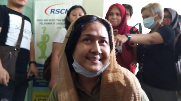 Mendiang Ria Irawan