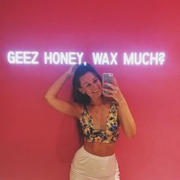 Saya bisa mengerti mengapa bisikan lambat atau kata-kata permainan peran bisa disalahartikan sebagai seksual, dan ada beberapa creator wanita yang menunjukkan sedikit belahan untuk mendapatkan lebih banyak tampilan. Ini membuat saya frustasi karena orang dapat dengan mudah menganggap ASMR sebagai sesuatu yang aneh dan seksual, padahal sebenarnya itu sangat membantu banyak orang! Secara umum, tidak ada yang berbau seksual tentang ASMR, dan ketika seksual, itu benar-benar keliru, imbuhnya. Foto: Instagram