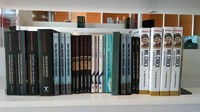Pada Rak BJ Habibie ada buku- buku tentang Habibie. Ada juga buku Habibie Mr Crack yang fenomenal (Tasya/detikcom)