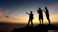 Pesona Bukit Termanu ini tak jarang membuat para wisatawan tak sabar untuk kembali berwisata ke kawasan tersebut di lain waktu.