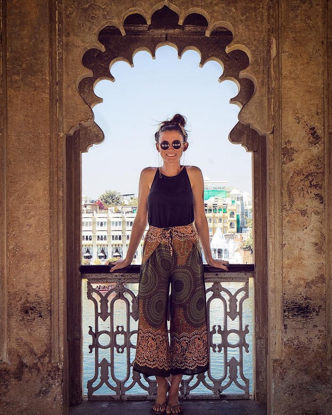 Blogger cantik ini tengah berada dipenjara yang disebut-sebut terkejam di Iran. Dia ditahan di penjara Evin yang terletak di Tehran, Iran. Penajara terebut dikenal paling kejam dengan perlakuan yang tidak manusiawi dan sering ada laporan penyiksaan.  Foto: Instagram @jolie.ellen