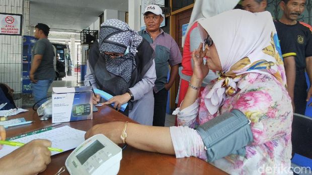 Sopir Angkutan Harus Prima, Dishub Gelar Cek Kesehatan di Terminal
