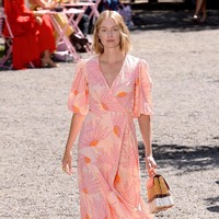 Fashion show koleksi terbaru Kate Spade, New York Fashion Week Spring 2020 digelar di Elizabeth Street Garden, Manhattan, Sabtu (07/09/2019). [Photo by Noam Galai/Getty Images]