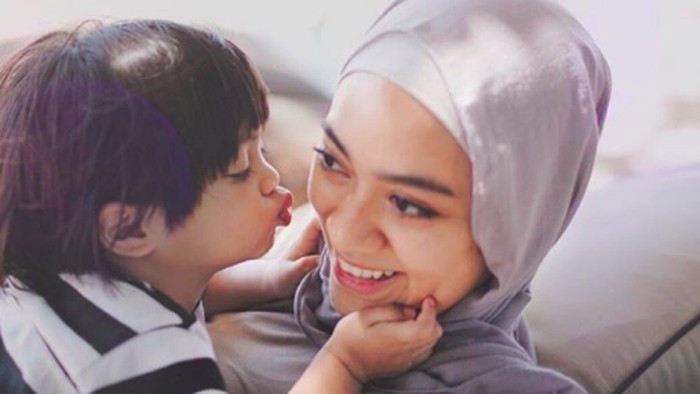 Ayudia Bing Slamet dan Putranya, Sekala