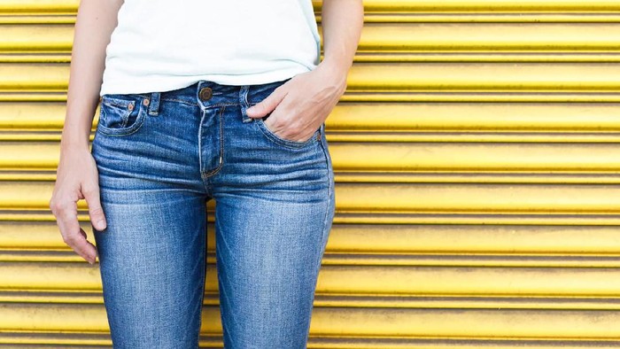 Model Jeans Buat Cewek Berpaha Besar DUBAI, UNITED ARAB EMIRATES - OCTOBER 31: A model walks the runway at the Roni Helou and Hazem Kais show during the FFWD October Edition 2019 at the Dubai Design District on October 31, 2019 in Dubai, United Arab Emirates. (Photo by Stuart C. Wilson/Getty Images for FFWD)