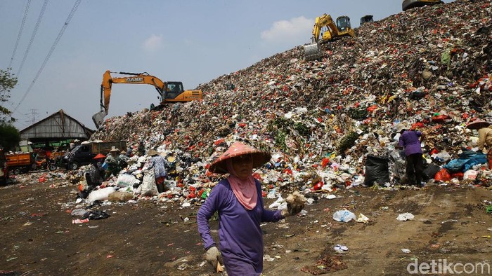 TPA Cipayung Depok akan dipindah ke Tempat Pembuangan dan Pemrosesan Akhir Sampah (TPPAS) Regional-Lulut Nambo. Begini kondisi terkini TPA tersebut.