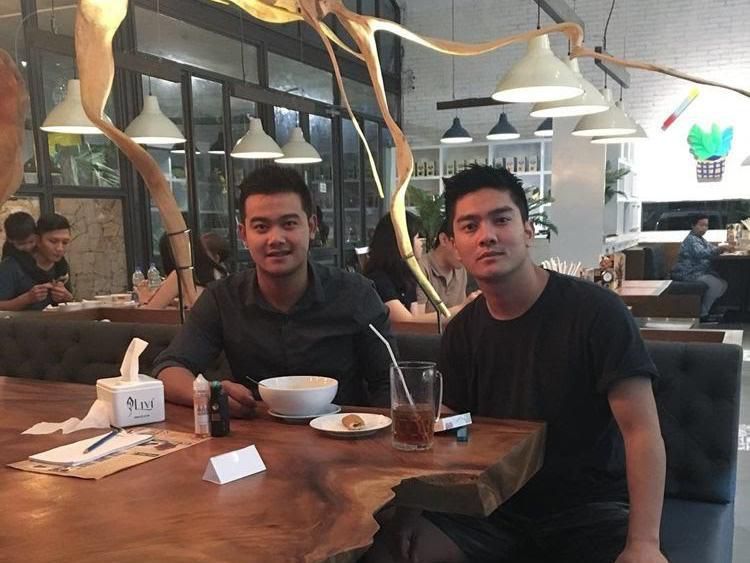 Ini Kenangan Manis Boy William Saat Kulineran Bareng Almarhum Raymond Hartanto