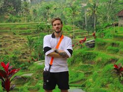 Mengintip YouTuber Terkaya Dunia Bulan Madu di Bali