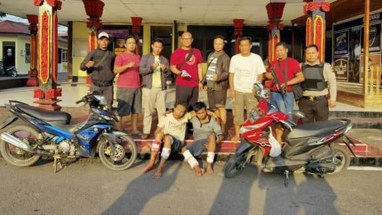 Polisi Tangkap 2 Begal Sadis yang Tembak Mati Korban di OKI Sumsel Polisi Tangkap 2 Begal Sadis yang Tembak Mati Korban di OKI Sumsel