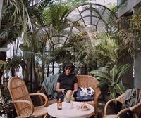 Di Kafe Ini Bisa Menghirup Udara Segar Sambil Berfoto Cantik