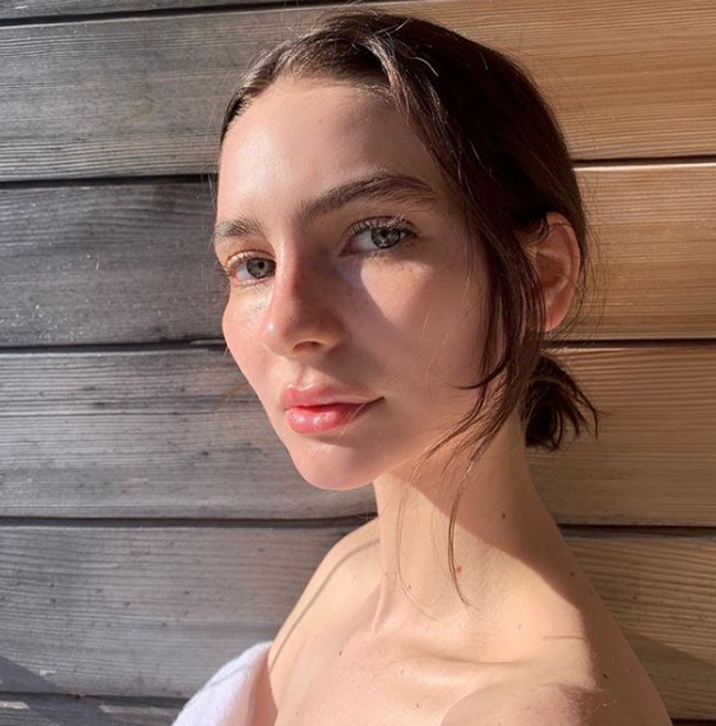 Delapan tahun setelah kepergian Paul Walker, Meadow masih merasakan rindu, yang diungkapkannya lewat media sosial.  Foto: Dok. Instagram/meadowwalker