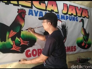 Ini Sebabnya Spanduk Warung Pecel Lele Dibuat Pakai Warna Mencolok