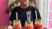  Puas menyantap berbagai hidangan, Anda juga bisa memesan aneka minuman segar penuh warna yang tak kalah cantik. Foto: Instagram Interno