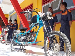Dari Logam Kiloan para Siswa SMK Ini Ciptakan Motor