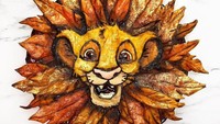 Dalam rangka menyambut film Lion King terbaru, Jessica memiliki ide untuk membuat pie dengan gambar singa dari Lion King. Foto: Instagram @thepieous