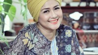 Ria Irawan menjalankan kemoterapi tanpa radiasi. Foto: instagram @riairawan