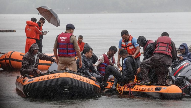 12 Orang Tewas Tenggelam Saat Seremoni Keagamaan di Danau India 12 Orang Tewas Tenggelam Saat Seremoni Keagamaan di Danau India