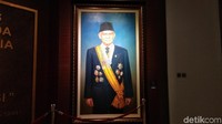 Masuk ke ruangan ini, akan mengingatkan traveler betapa besar perjuangan BJ Habibie untuk negara ini. Kita baru saja kehilangan sosok inspiratif ini. (Tasya/detikcom)