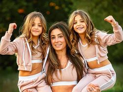 Pesona Gadis Kembar Tercantik Sedunia