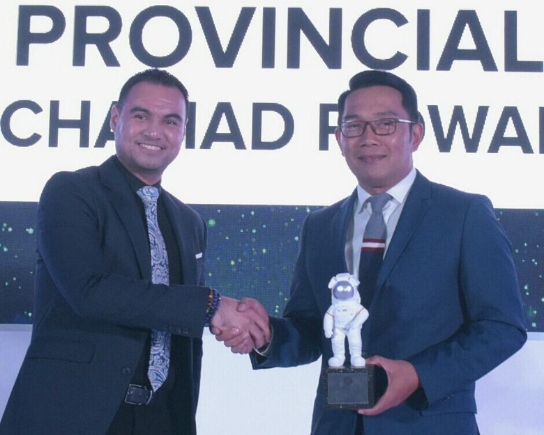 Sediakan Layanan Serba Digital, Ridwan Kamil Raih Penghargaan Sediakan Layanan Serba Digital, Ridwan Kamil Raih Penghargaan