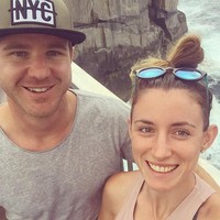 Pasangan asal Inggris yang bekerja ke Australia itu mengabadikan perjalanan mereka berkeliling dunia lewat lewat kamera drone. Mereka menceritakan keseruan perjalaan mereka lewat blog dan juga Youtube. Mereka travelling melewati, Asia, Eropa dan Timur Tengah.  Foto: Instagram @jolie.ellen