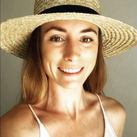 Inilah pesona Jolie King yang tengah menunggu kebebasannya. Wanita yang bekerja sebagai dosen di salah satu universitas di Australia itu, mulai berpetualang keliling dunia sejak Juli 2017.  Foto: Instagram @jolie.ellen