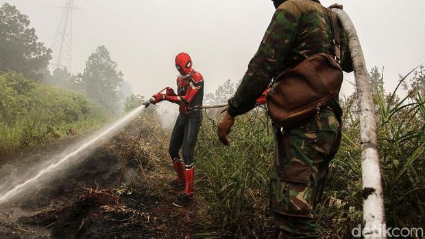 Derita Warga Riau: Kemarau Hirup Asap Kebakaran Hutan, Musim Hujan Kebanjiran