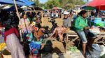 Hiruk Pikuk Pasar Busalangga di Pulau Paling Selatan Indonesia