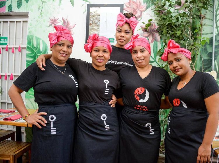 Terletak di Dalam Penjara Wanita, Restoran Ini Dikelola Oleh Para Napi