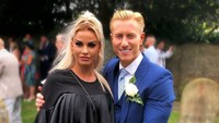 Katie dikenal selalu memiliki sensasi dan jadi salah satu seleb yang selalu diperbincangkan selama beberapa tahun ini. Dok. Instagram/officialkatieprice