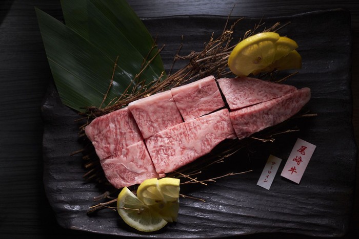 Melihat Proses Pembuatan Daging Sapi Kobe yang Paling Mahal di Dunia