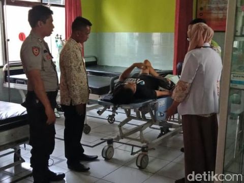 Hansi saat di rumah dan dibawa ke puskesmas/