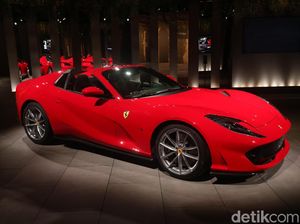 Mobil Atap Terbuka Paling Ngebut dari Ferrari