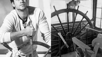 Di atas roda kemudi kapal. Siapa yang ganteng? (Foto: sadanduseless)