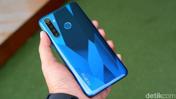 Ponsel ini ditenagai  Snapdragon 712. Foto: Adi Fida Rahman/detikINET