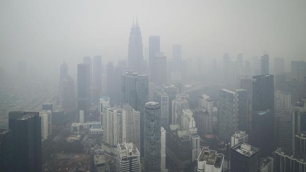 Kabut Asap Kalimantan Makin Pekat, Pesawat Tak Berani Terbang