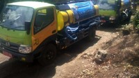 Bantuan diberikan Kementerian PUPR melalui Balai Prasarana Permukiman Wilayah (BPPW) Daerah Istimewa Yogyakarta Ditjen Cipta Karya sebanyak 48.000 liter air bersih dengan memobilisasi 4 unit Mobil Tangki Air (MTA) berkapasitas 4.000 liter. Pendistribusian bantuan dilakukan secara bertahap sebanyak 3 kali untuk 1 unit mobil tangki. Pool/Kementerian PUPR.