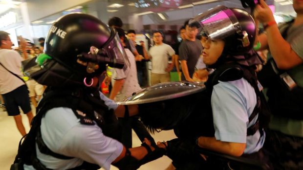 Beberapa demonstran ditangkap polisi Hong Kong