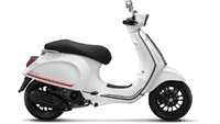 Tekstur karbon yang melambangkan citra hi-tech dan hi-performance sangat sesuai dengan artikulasi desain khas Italia yang identik dengan desain elegan dan performa yang sporty. Istimewa/Vespa.