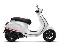 Vespa Rilis Sprint Carbon Warna Putih, Jumlahnya Nggak Banyak
