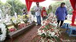 Makam BJ Habibie Ramai Peziarah
