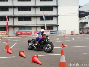 Weleh, Banyak Orang Kaya Beli Moge Tapi Nggak Bisa Naik Motor